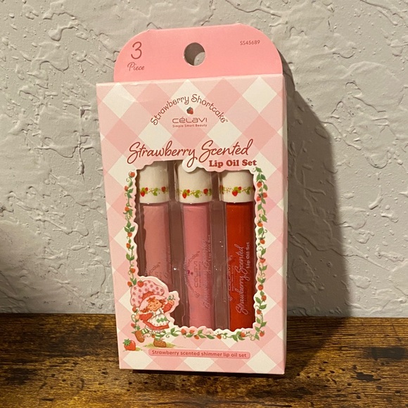 Strawberry Scented Lip Oil Set - Pink and Red - Picture 2 of 4